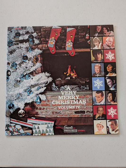A VERY MERRY CHRISTMAS VOLUME IV, VINYL LP, 1970, JOHNNY CASH BING CROSBY( VINTAGE CHRISTMAS HOLIDAY VINYL RECORD LP ALBUM)