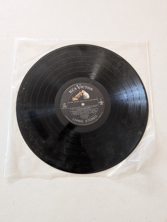 THE AMES BROTHERS SING THE BEST IN THE COUNTRY RELEASED BY RCA VICTOR IN 1959(VINTAGE VINYL RECORD LP ALBUM)