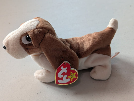 TRACKER THE BASSET HOUND - TY BEANIE BABY (BROWN, WHITE, 1997, PLUSHIE, TOY, STUFFED ANIMAL, MWMT, VINTAGE, RETIRED)