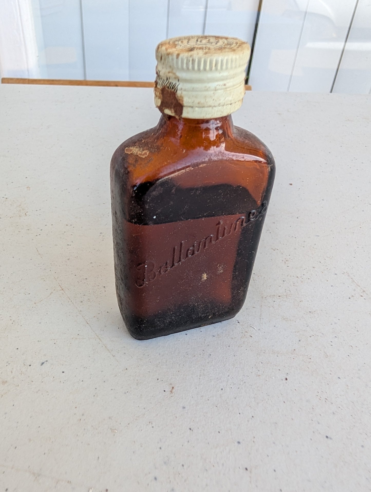 Ballantine's miniature Scotch Whisky Vintage Small / Mini Liquor / Liqueur EMPTY Bottles with Lid