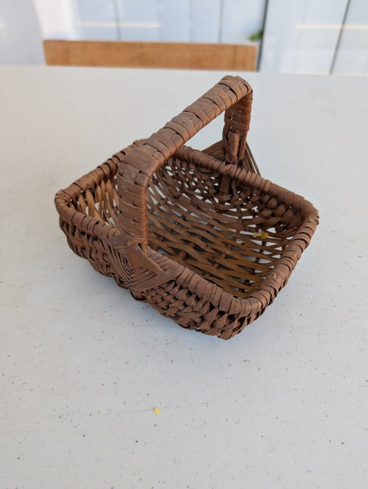 WICKER BASKET WITH HANDLE SMALL VINTAGE MID-CENTURY