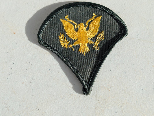 UNITED STATES US MILITARY PATCH WITH EAGLE RANGE RANK SHOULDER ARMY AIR FORCE