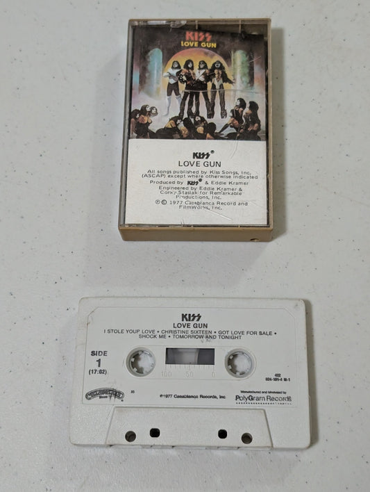 Vintage 1977 Cassette Tape Kiss Love Gun Casablanca Polygram Records(Cassette, vintage, out of print)