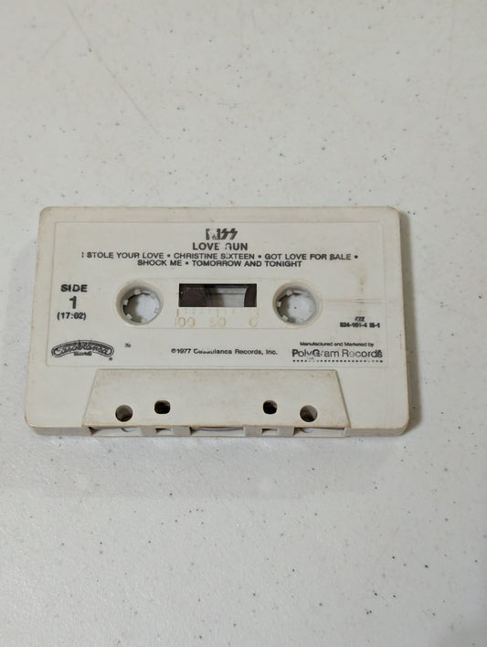 KISS - LOVE GUN - CASSETTE TAPE  ONLY CASABLANCA RECORDS(CASSETTE, VINTAGE, OUT OF PRINT)