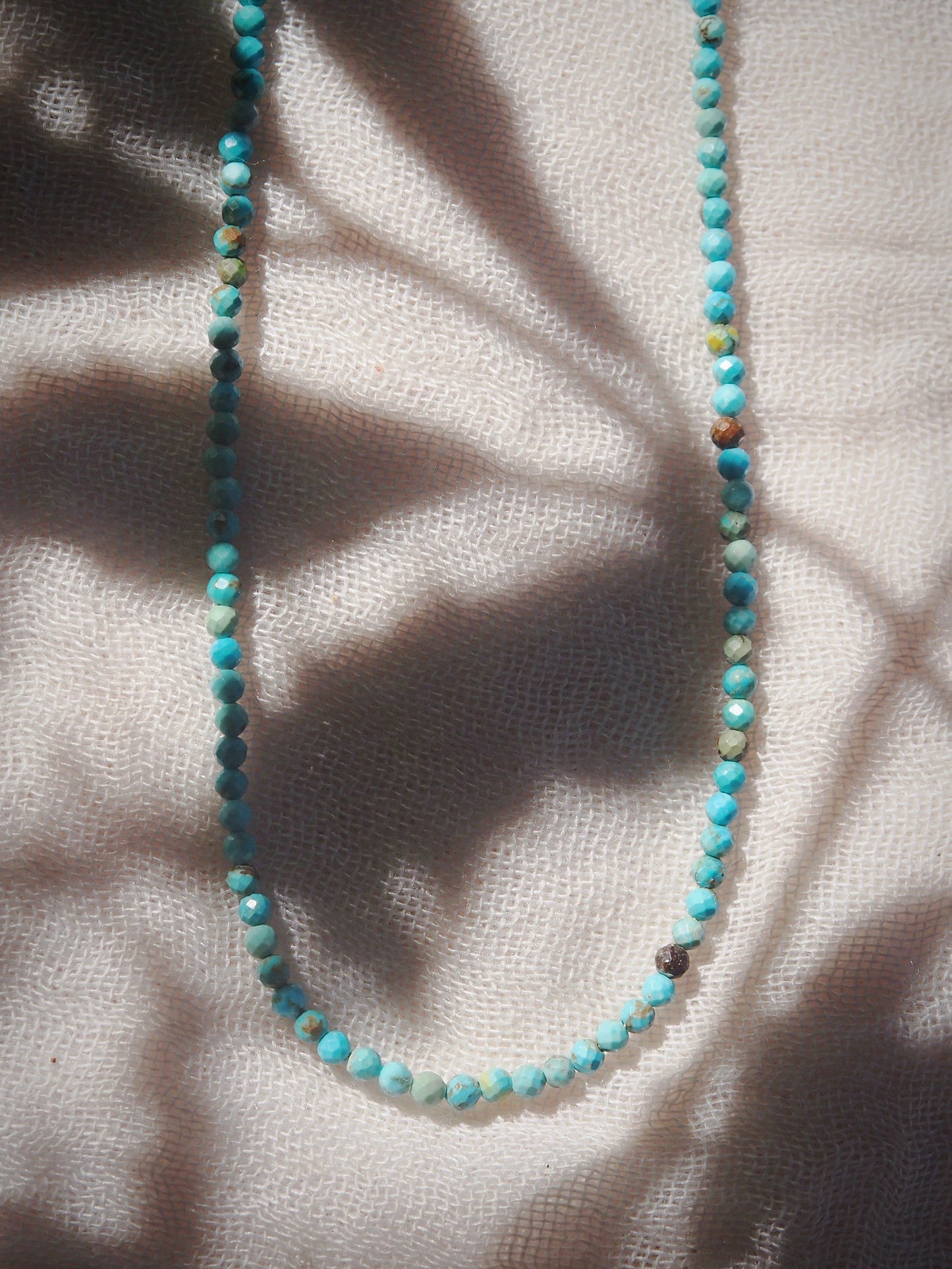 TINY TURQUOISE CHOKER NECKLACE - HŌKŪALA