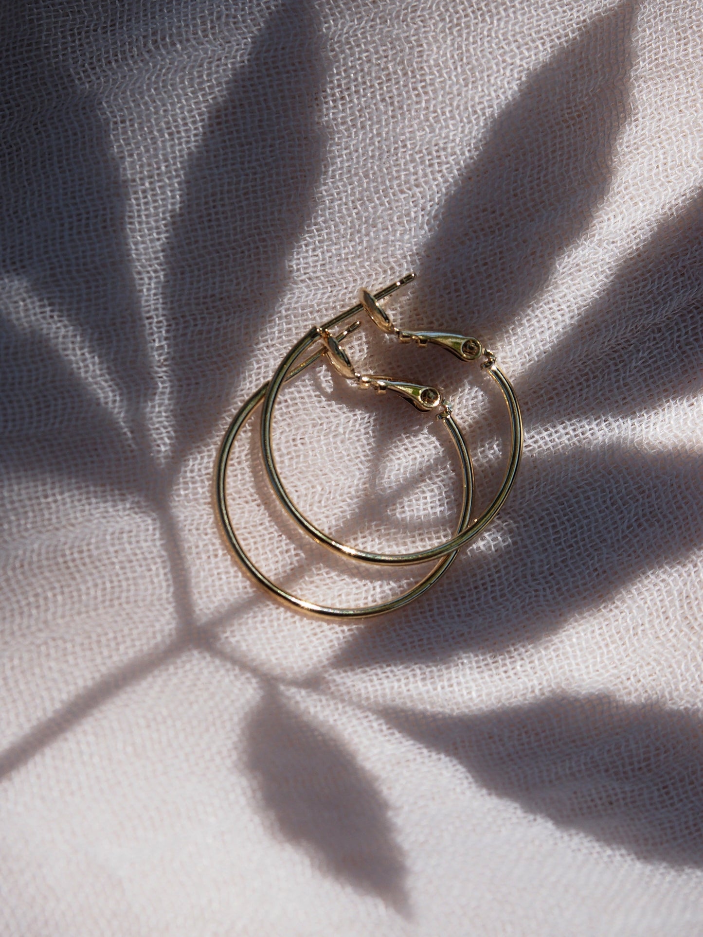 THIN GOLD HOOP EARRINGS - 3 SIZES - KEAKA