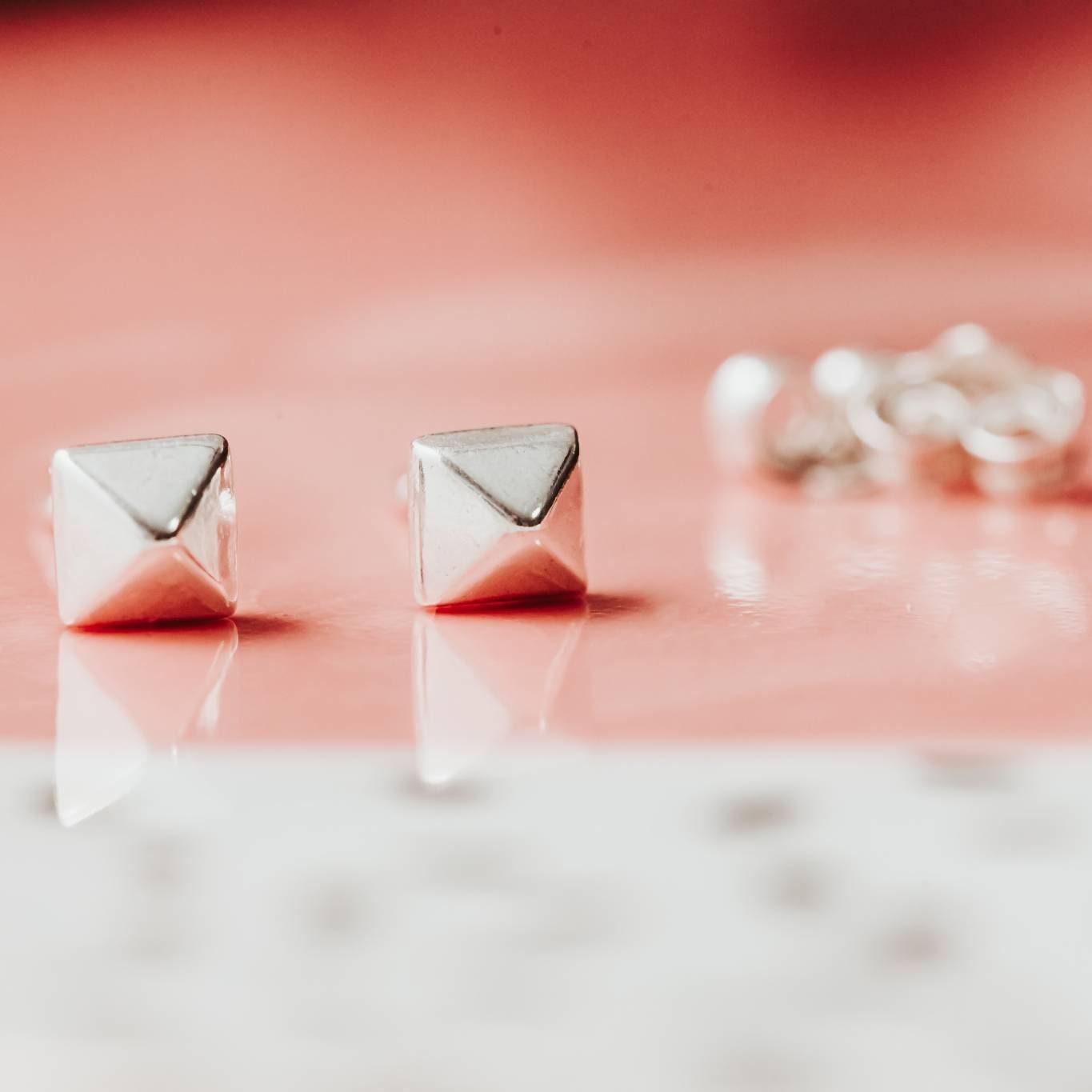 SILVER PYRAMID STUD EARRINGS