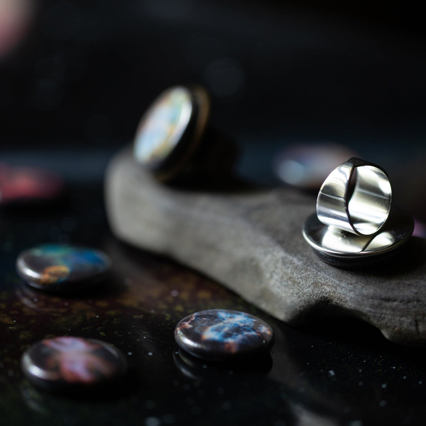 INTERCHANGEABLE NEBULA RING