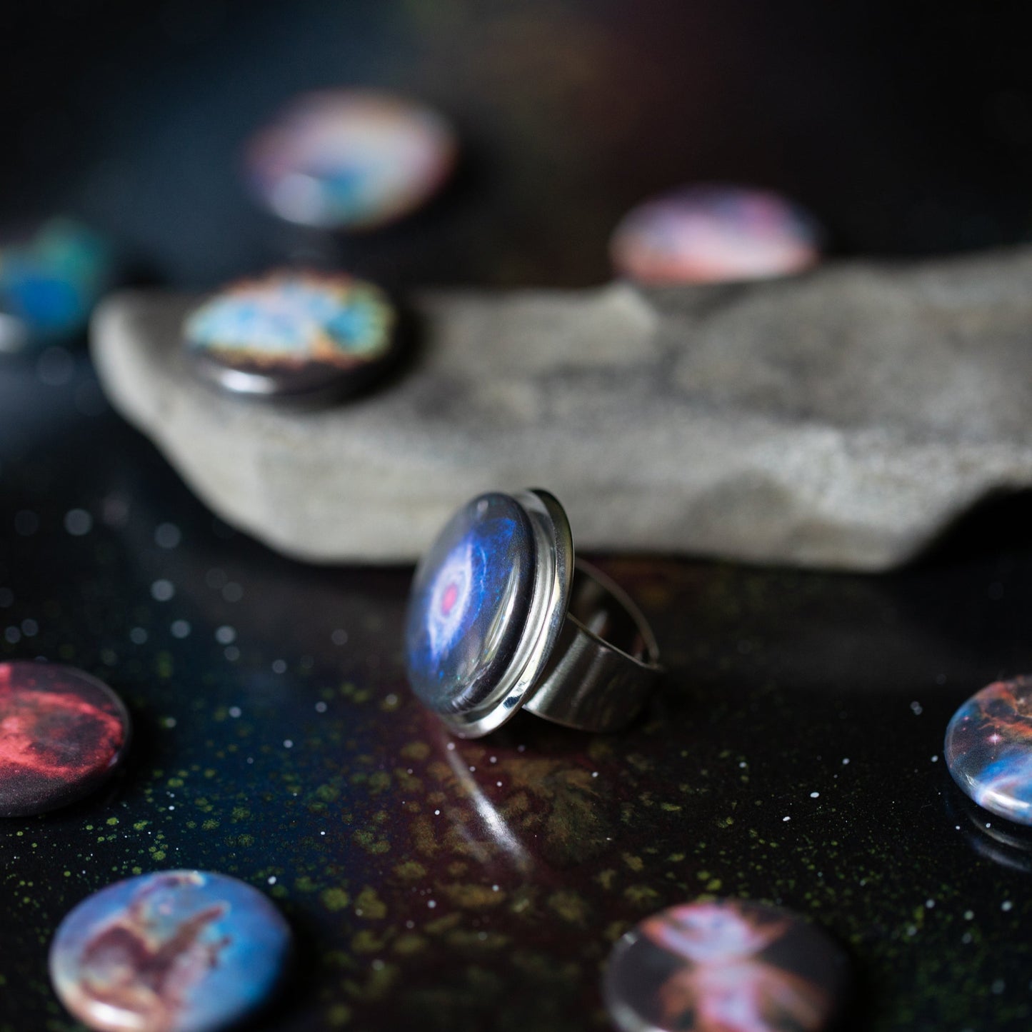 INTERCHANGEABLE NEBULA RING