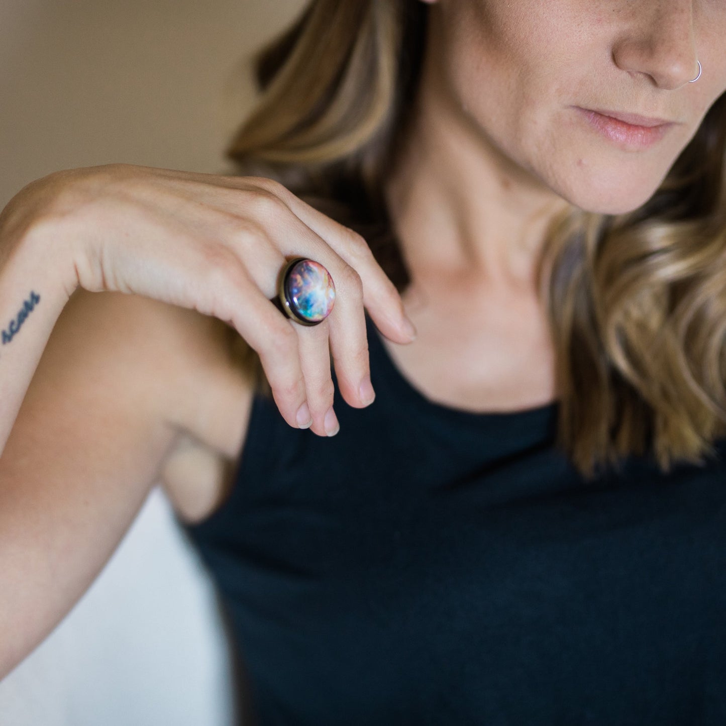 INTERCHANGEABLE NEBULA RING