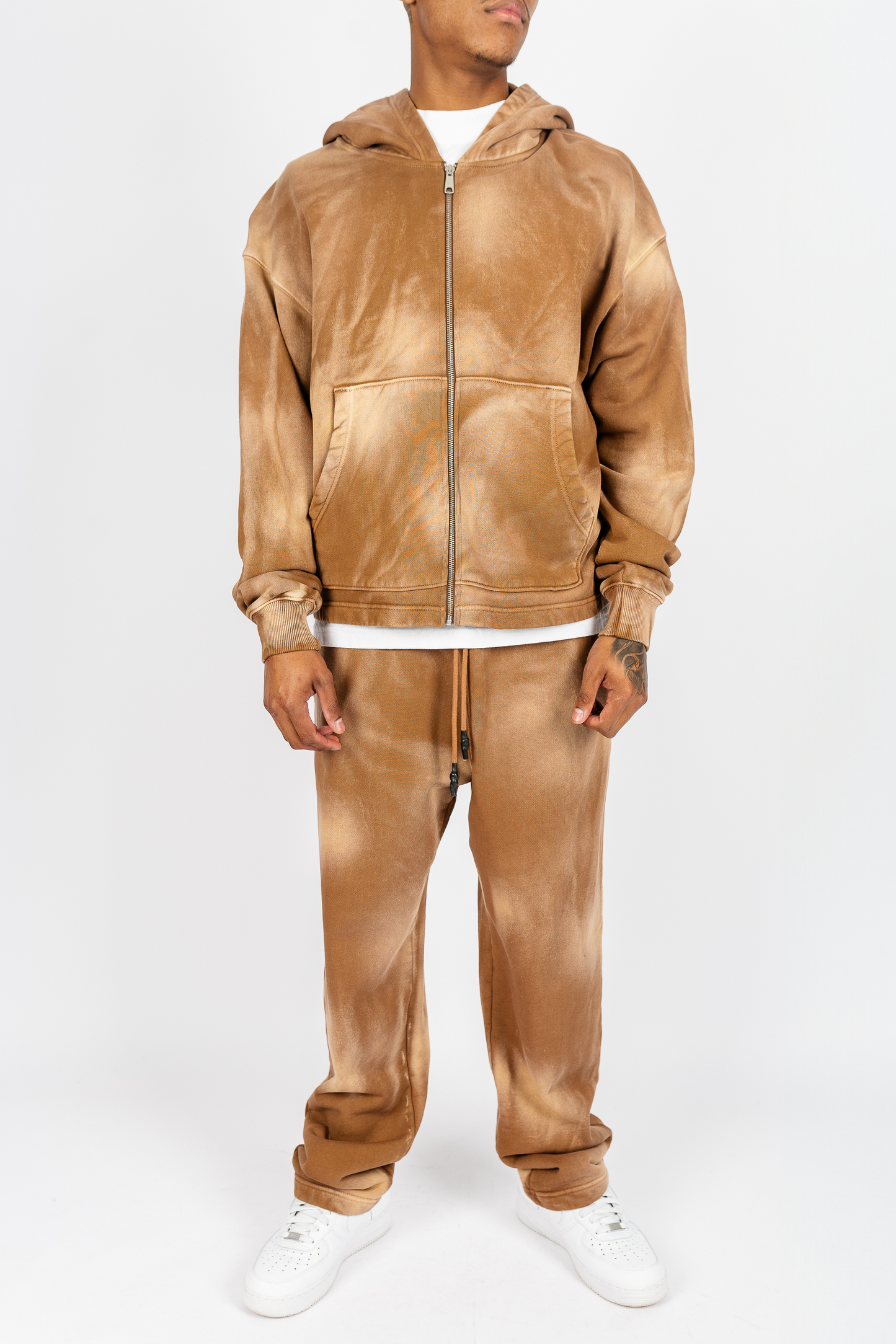 042 CLOTHING SUN-DRIED ZIP UP AND SWEATPANTS SET