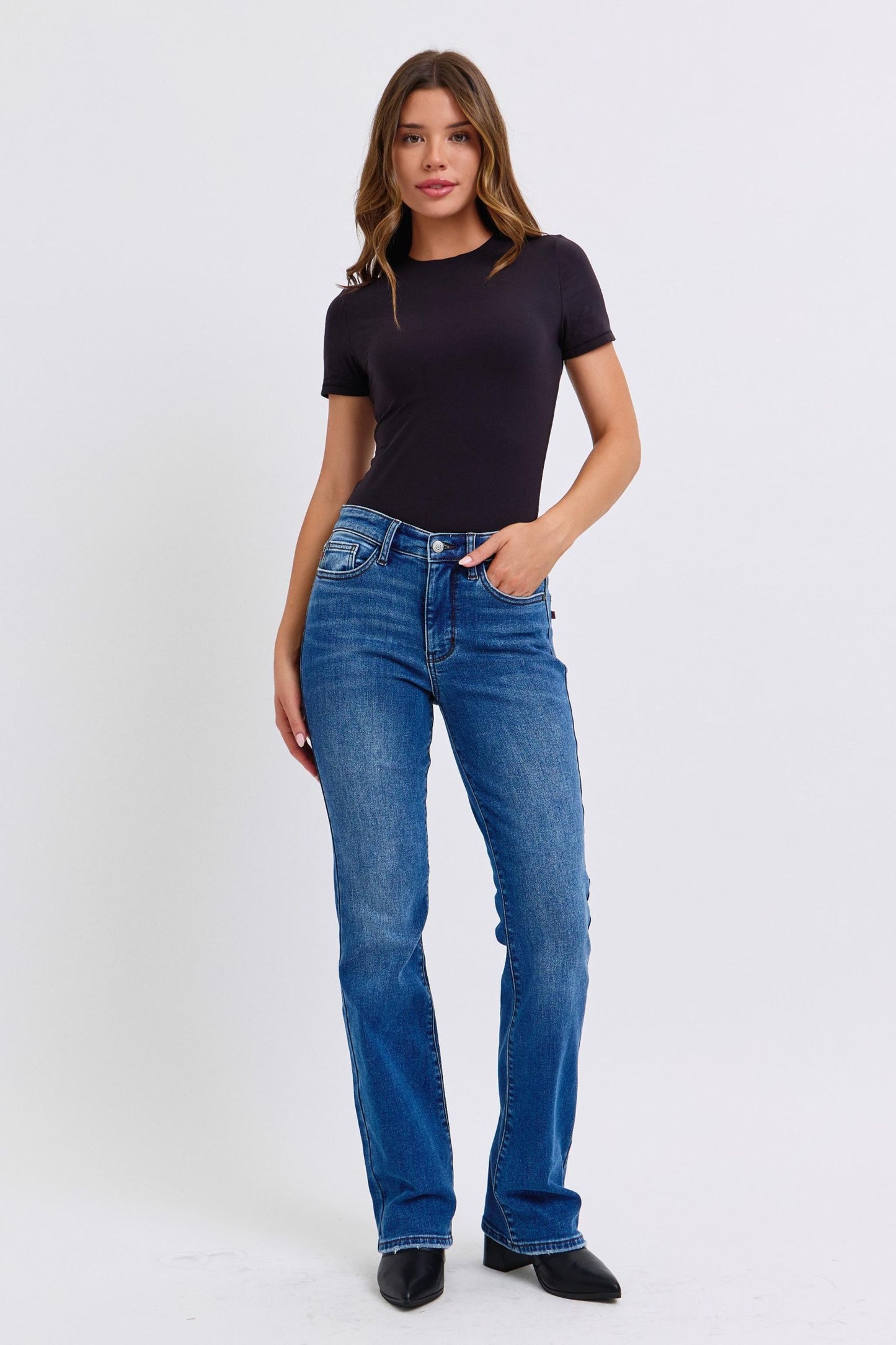 JUDY BLUE FULL SIZE MID-RISE BOOTCUT JEANS WITH POCKETS