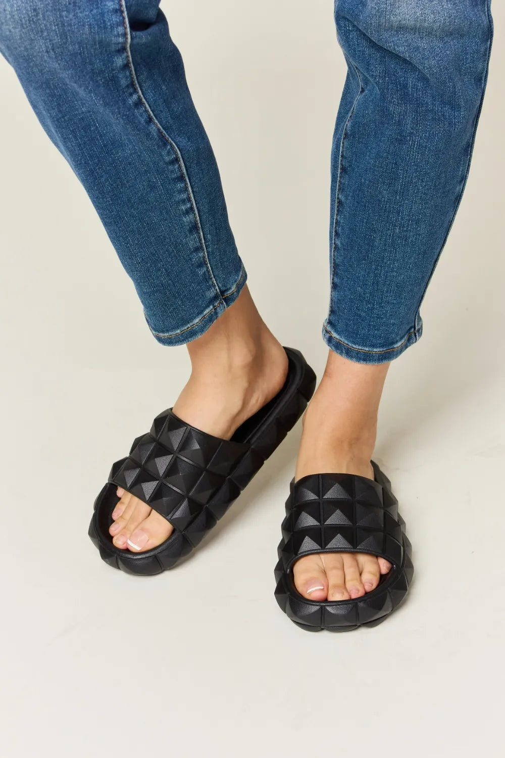 WILD DIVA PYRAMID STUD TOE BAND FOOTBED SANDALS