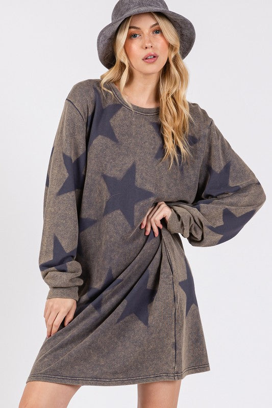 SAGE + FIG WASHED STAR PRINT ROUND NECK DRESS