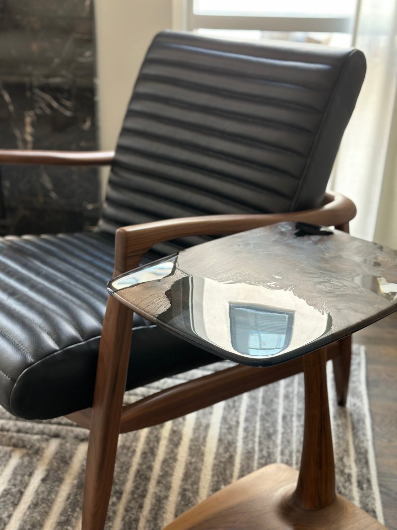 C-SHAPED LUXURY RESIN END / SIDE TABLE - UNIQUE GIFT IDEA