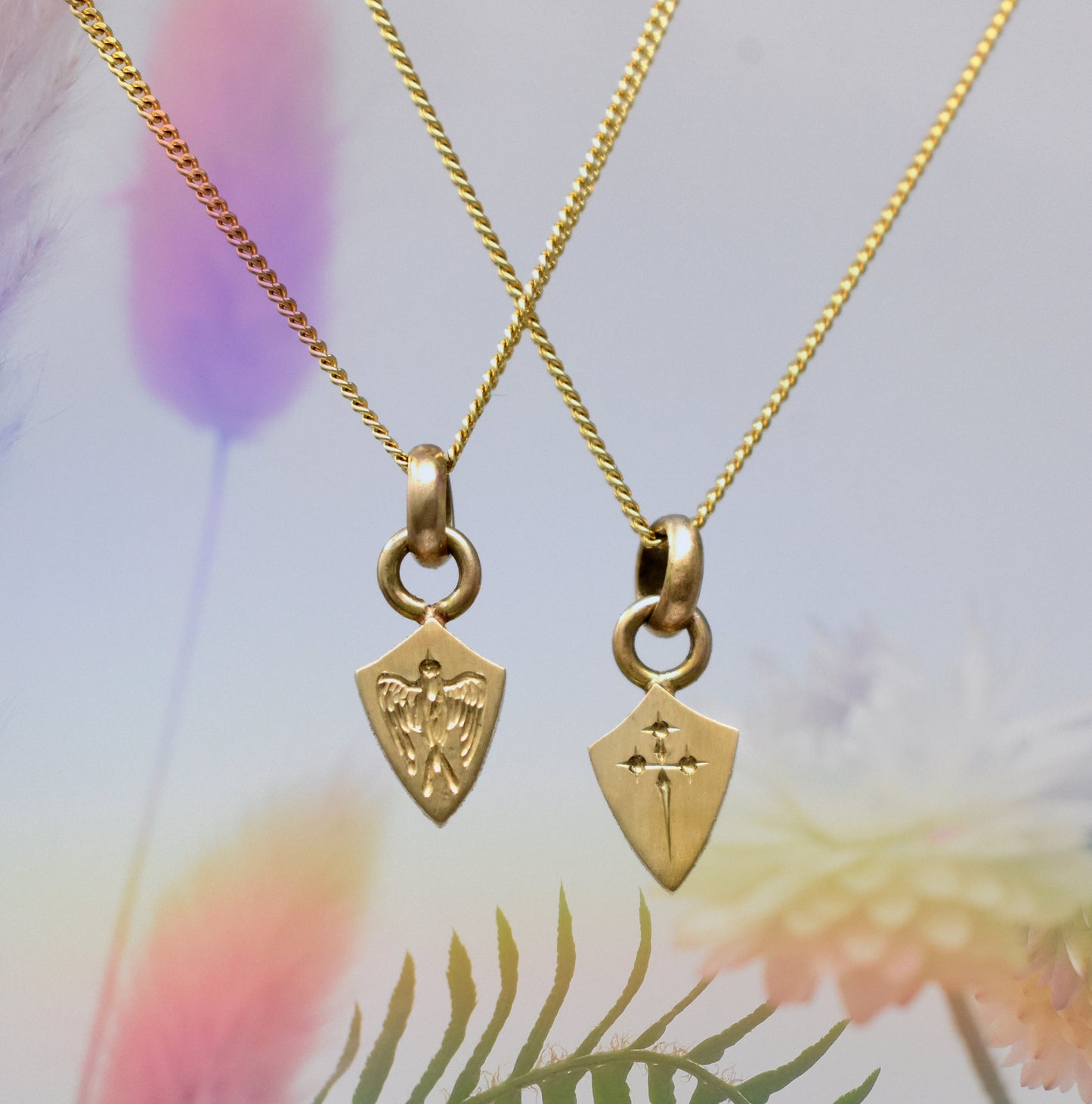 SWIFT ESCUTCHEON NECKLACE