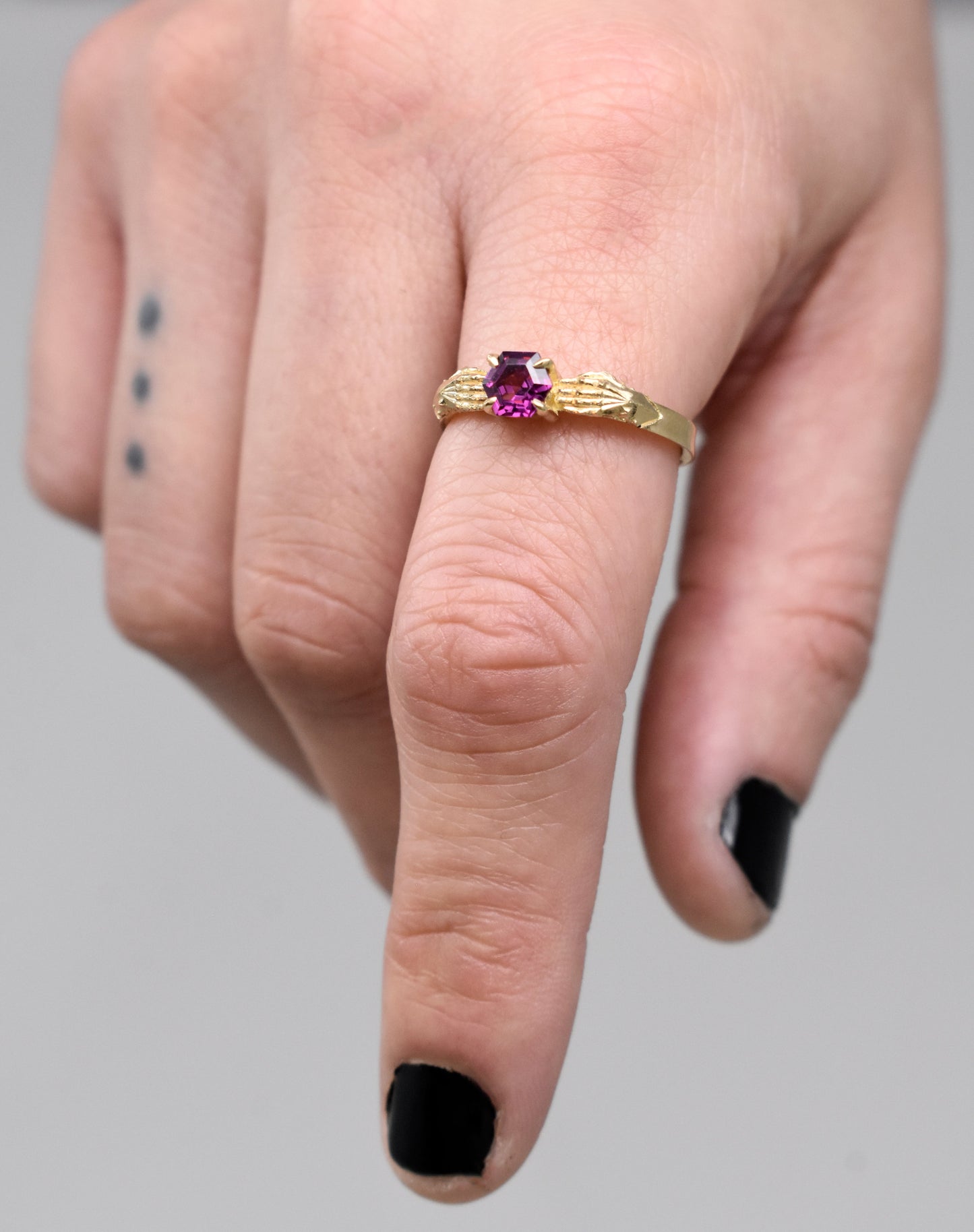 STRONGHOLD RING WITH GRAPE GARNET