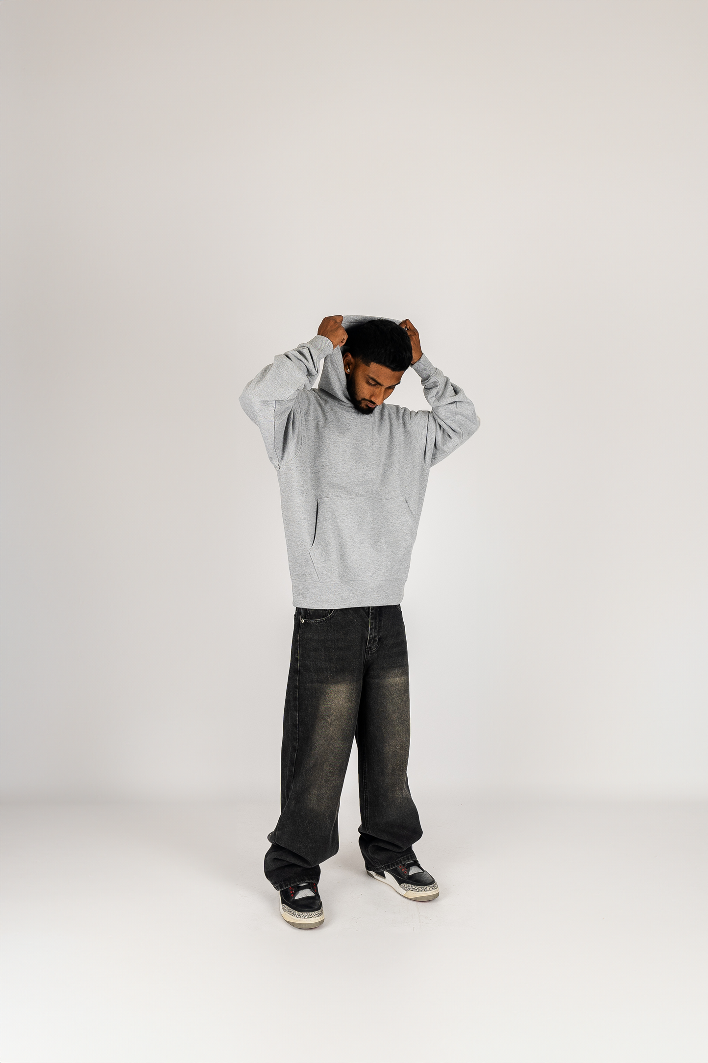 042 CLOTHING JUST RELAX HOODIE