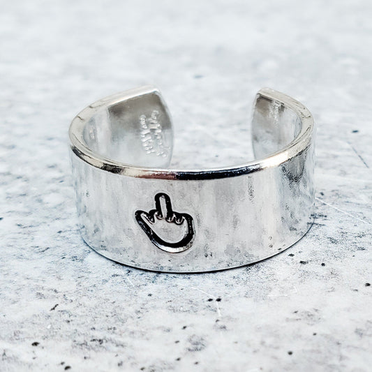MIDDLE FINGER WIDE BAND RING