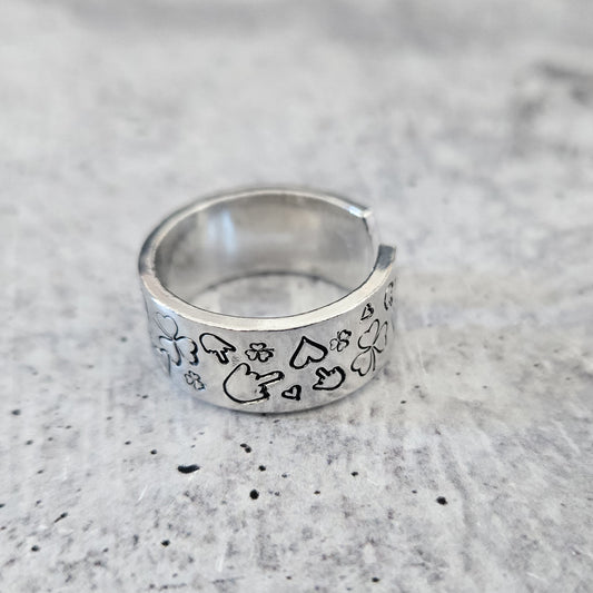 MIDDLE FINGER SHAMROCK ST. PATRICK'S DAY RING
