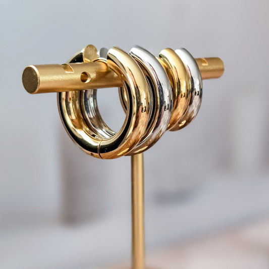 CHUNKY HUGGIES HOOP EARRINGS