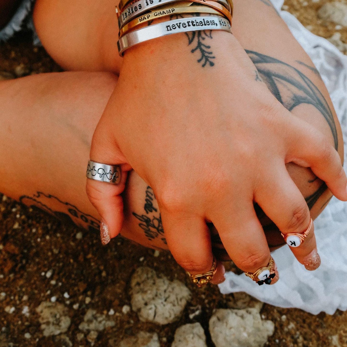 GOLD MIDDLE FINGER RING