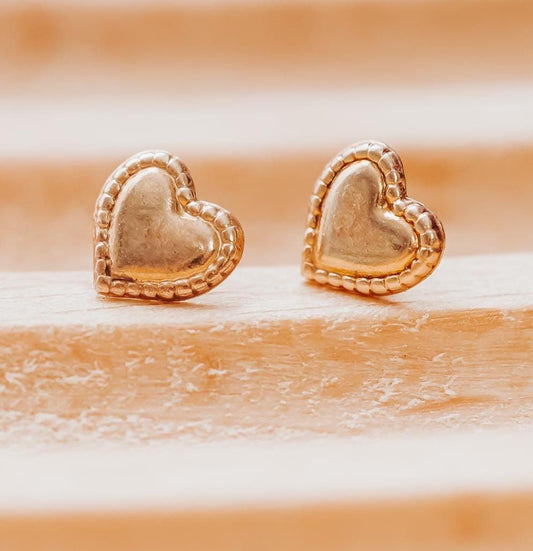 DAINTY HEART STUD EARRINGS