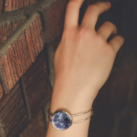 INTERCHANGEABLE SOLAR SYSTEM CUFF BRACELET