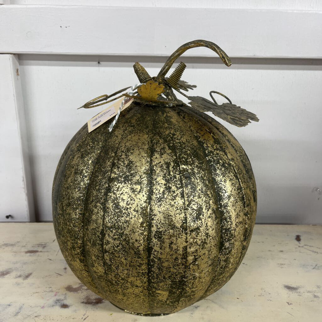 LARGE METAL PUMPKIN-Thriftique Marketplace