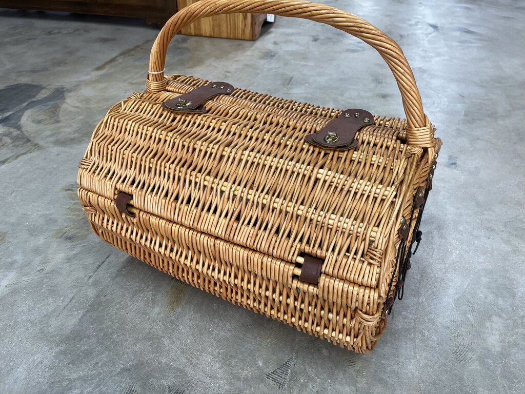 LARGE PICNIC BASKET WITH STRAPS-Thriftique Marketplace