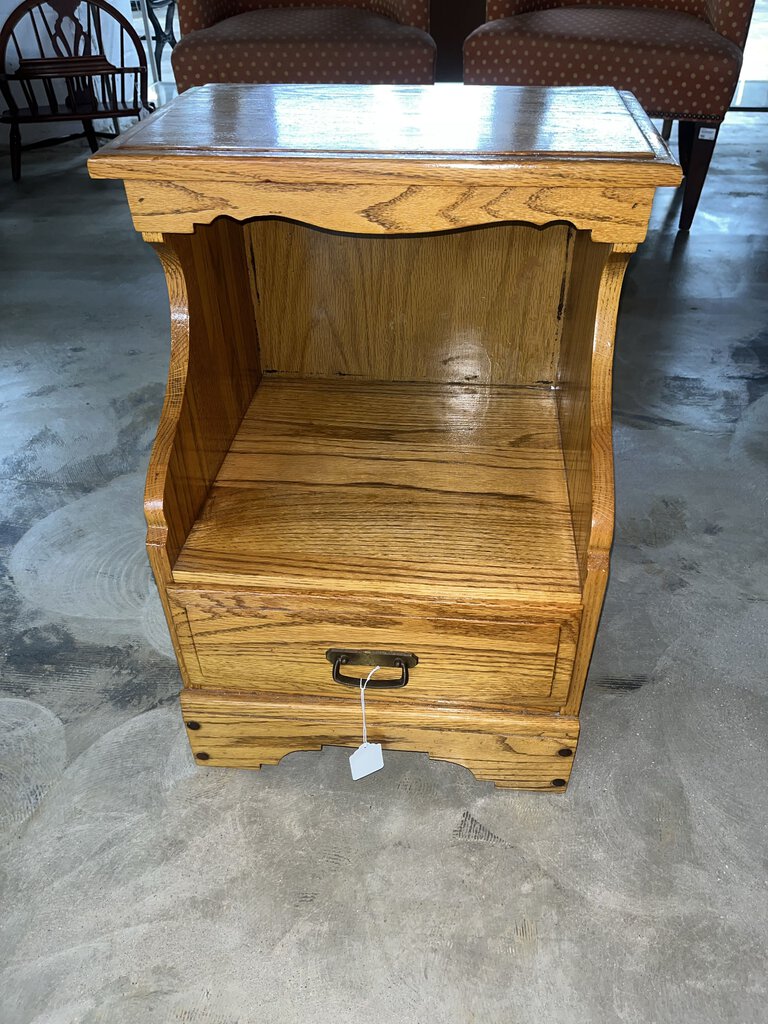 LIGHT WOOD ACCENT TABLE WITH DRAWER-Thriftique Marketplace