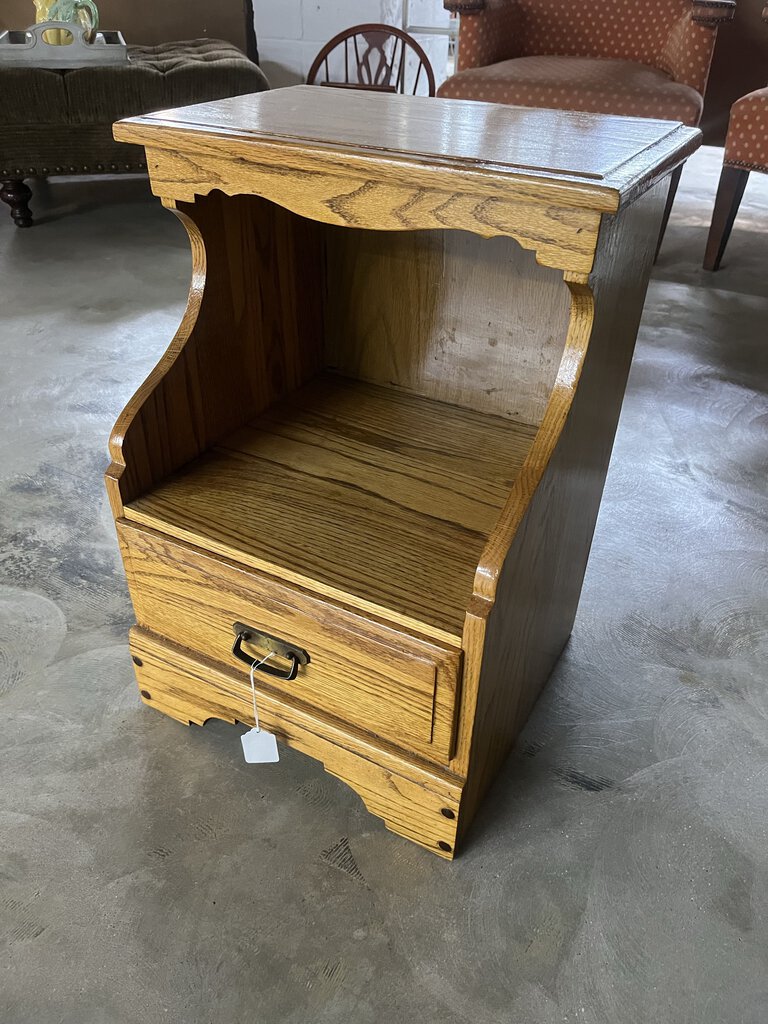 LIGHT WOOD ACCENT TABLE WITH DRAWER-Thriftique Marketplace