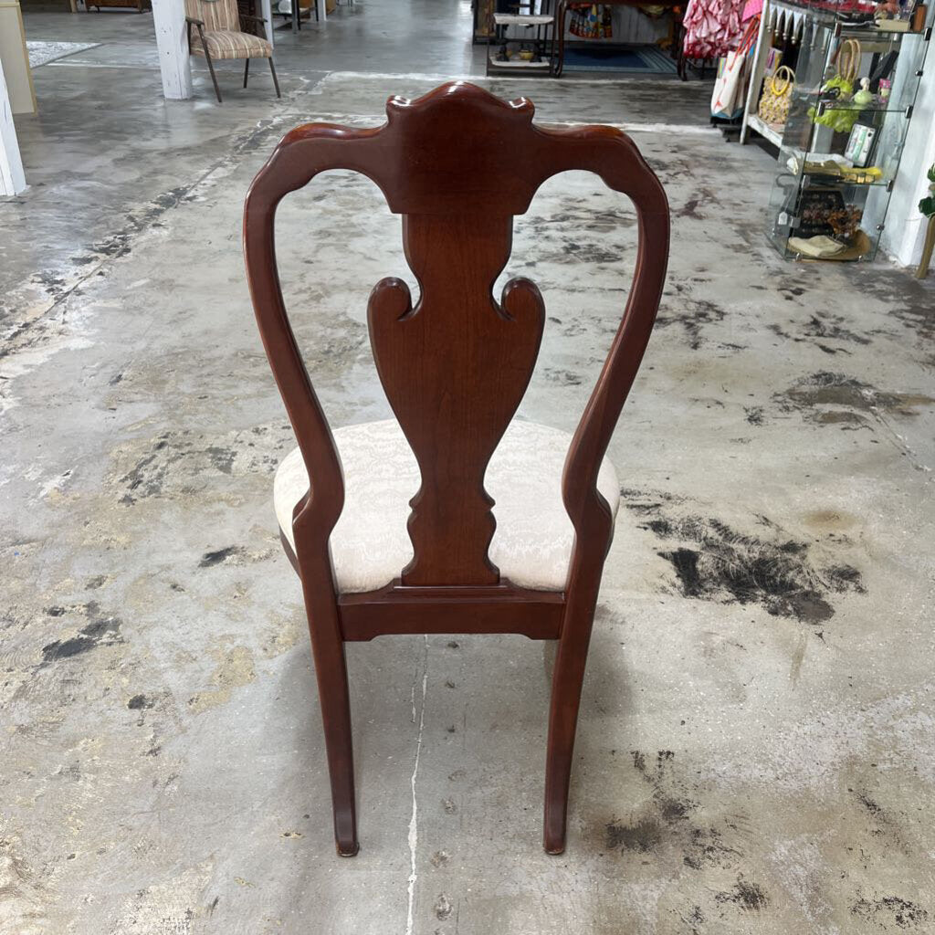 QUEEN ANNE CHAIR-Thriftique Marketplace