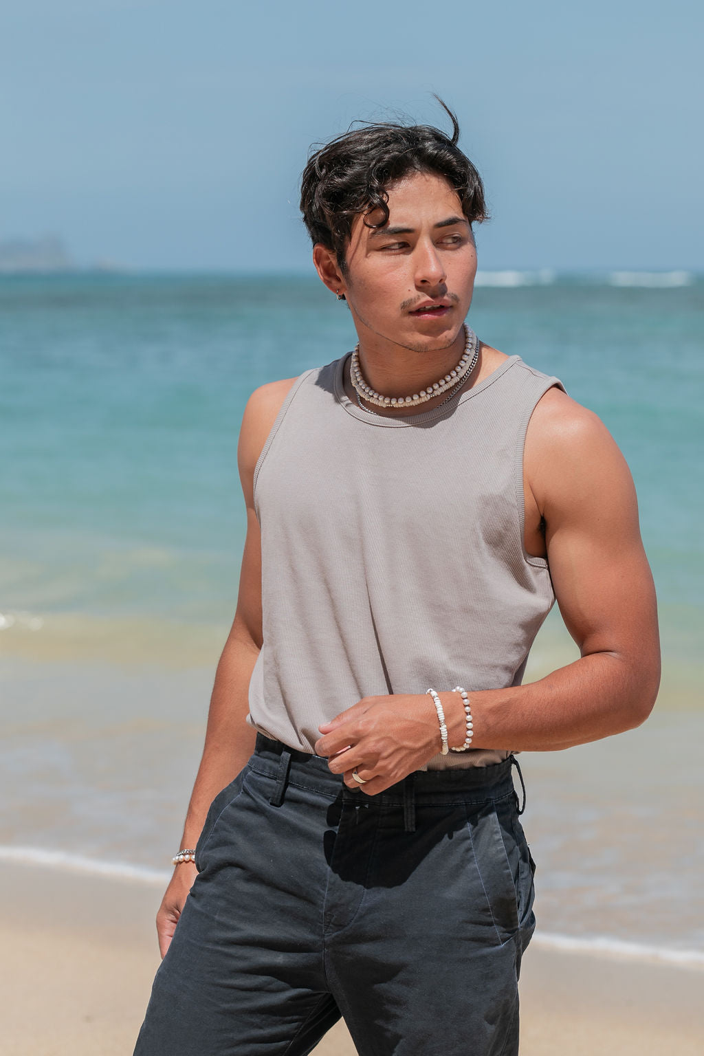 STRETCHY UNISEX WHITE PUKA SHELL BRACELET - IKAIKA