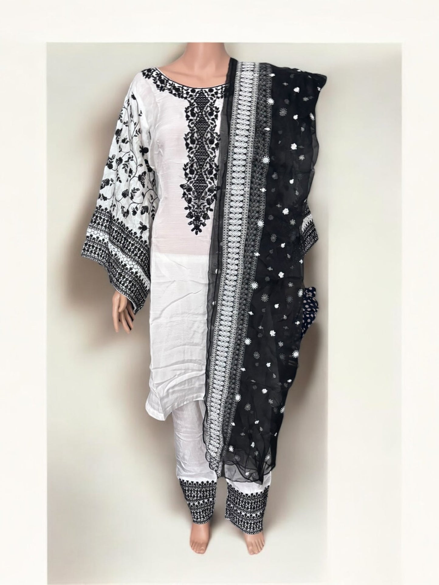 TRADITIONAL DESIGNER SALWAR KAMEEZ SUIT - ETHNIC WEAR FOR WOMEN - 330