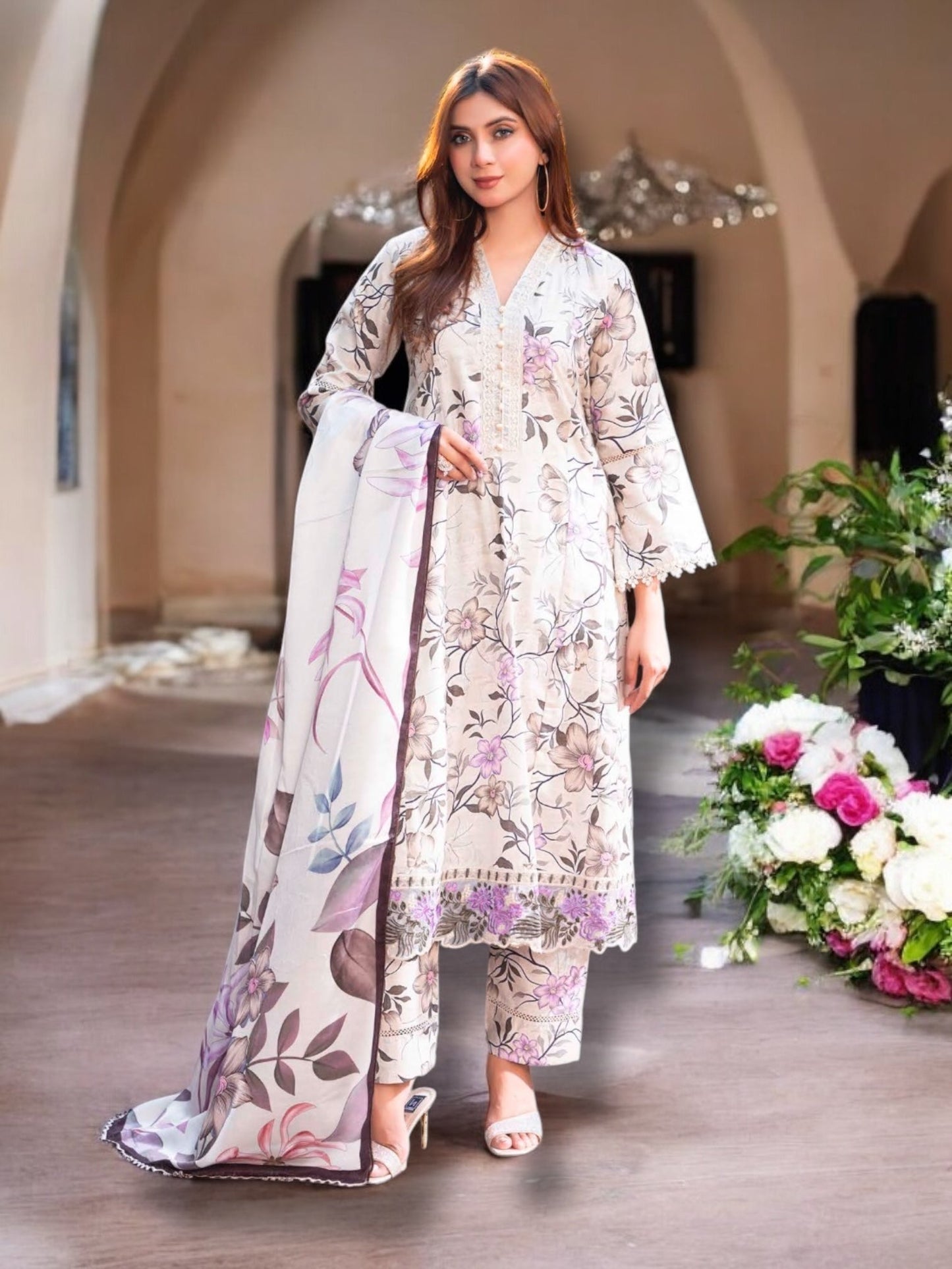 TRADITIONAL PAKISTANI SALWAR KAMEEZ – ETHNIC WEAR FOR WOMEN-01