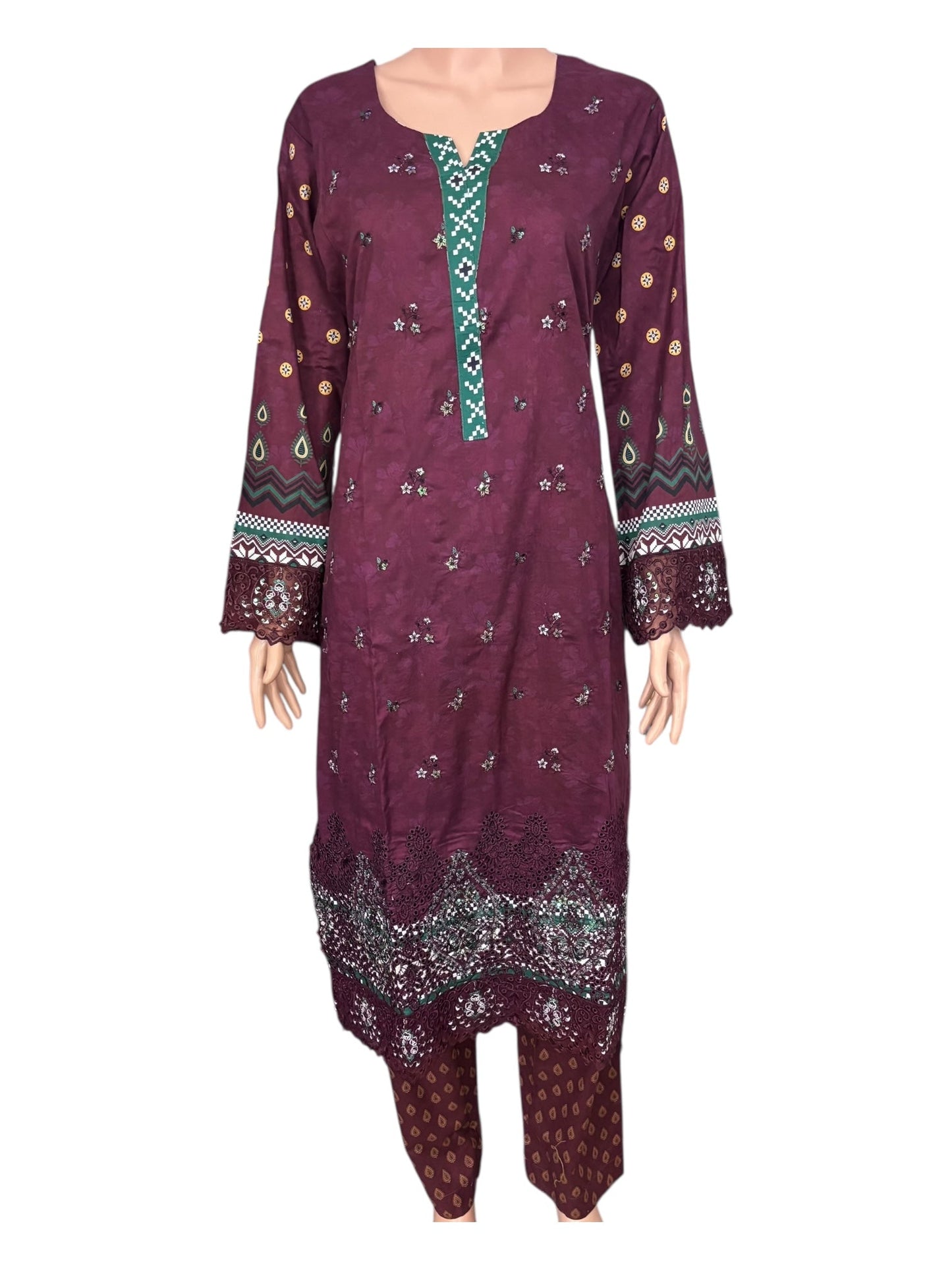 TRADITIONAL PAKISTANI SALWAR KAMEEZ – ETHNIC WEAR FOR WOMEN-267