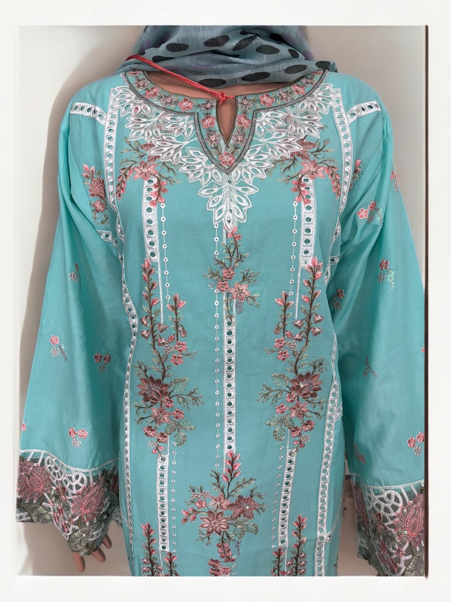 TRADITIONAL PAKISTANI SALWAR KAMEEZ – ETHNIC WEAR FOR WOMEN-269