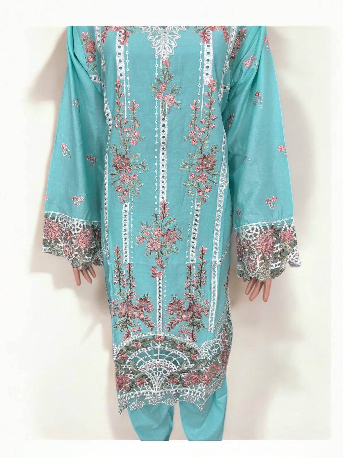 TRADITIONAL PAKISTANI SALWAR KAMEEZ – ETHNIC WEAR FOR WOMEN-269