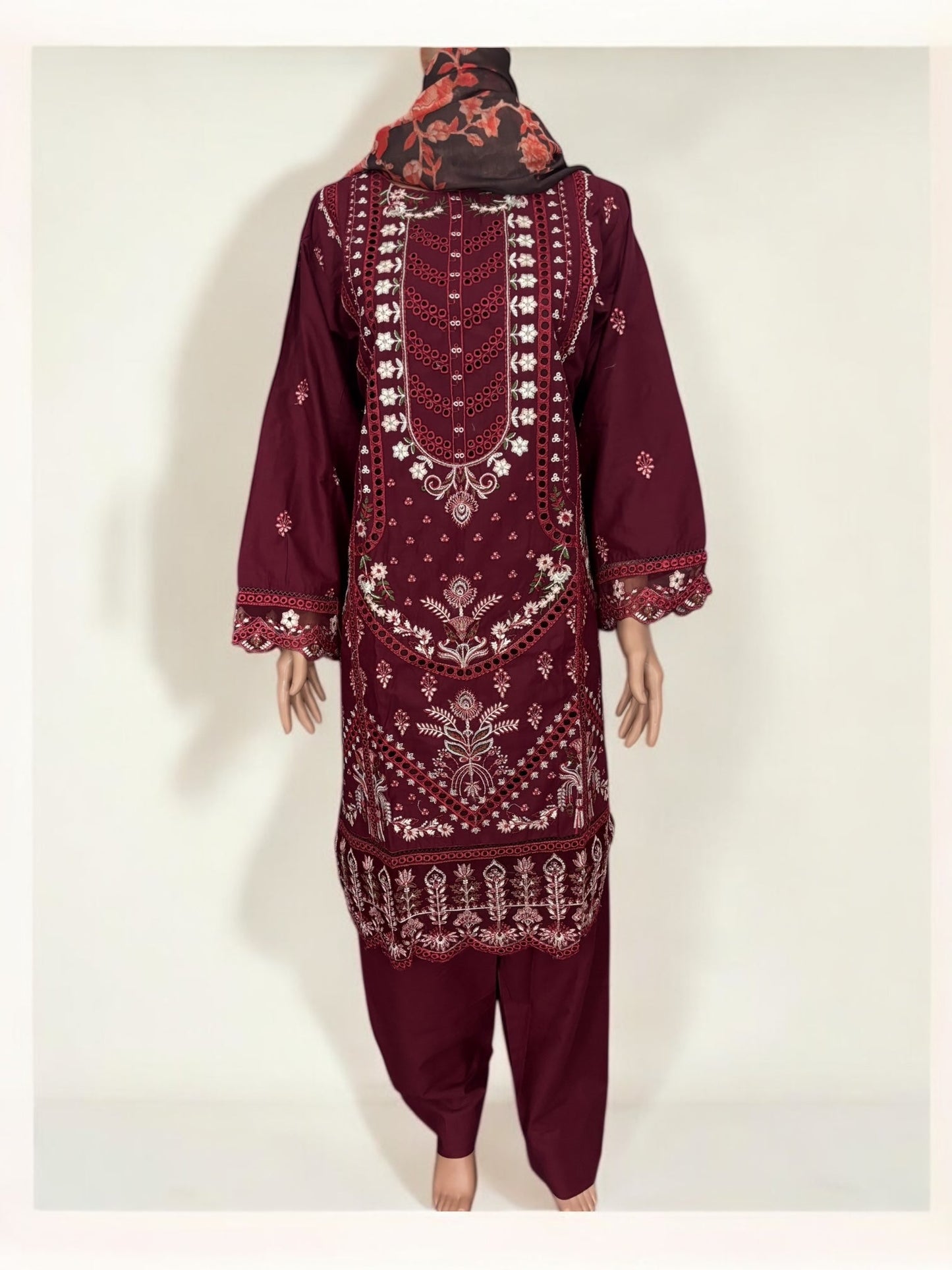 TRADITIONAL PAKISTANI SALWAR KAMEEZ – ETHNIC WEAR FOR WOMEN-270