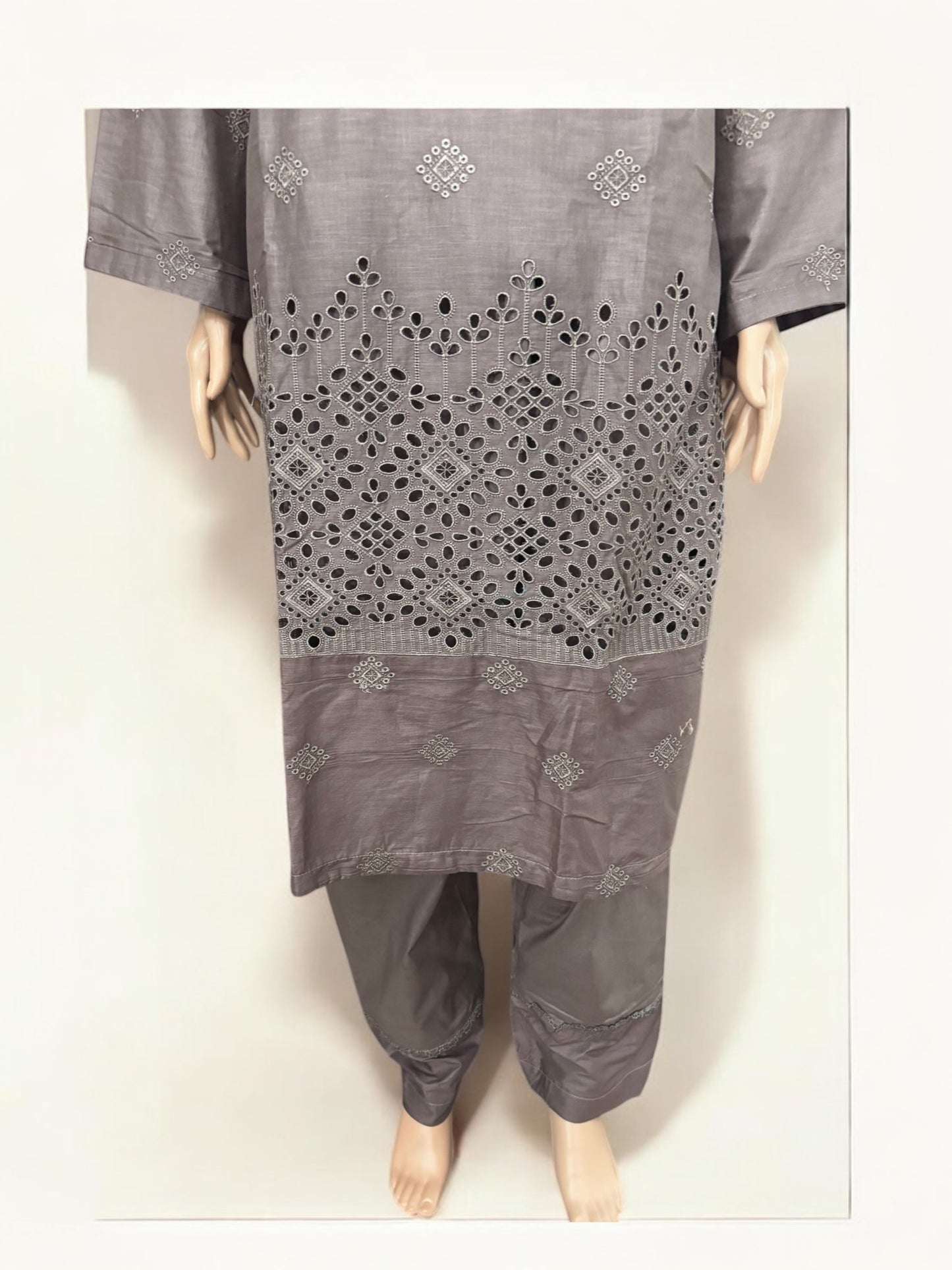 TRADITIONAL PAKISTANI SALWAR KAMEEZ – ETHNIC WEAR FOR WOMEN-271