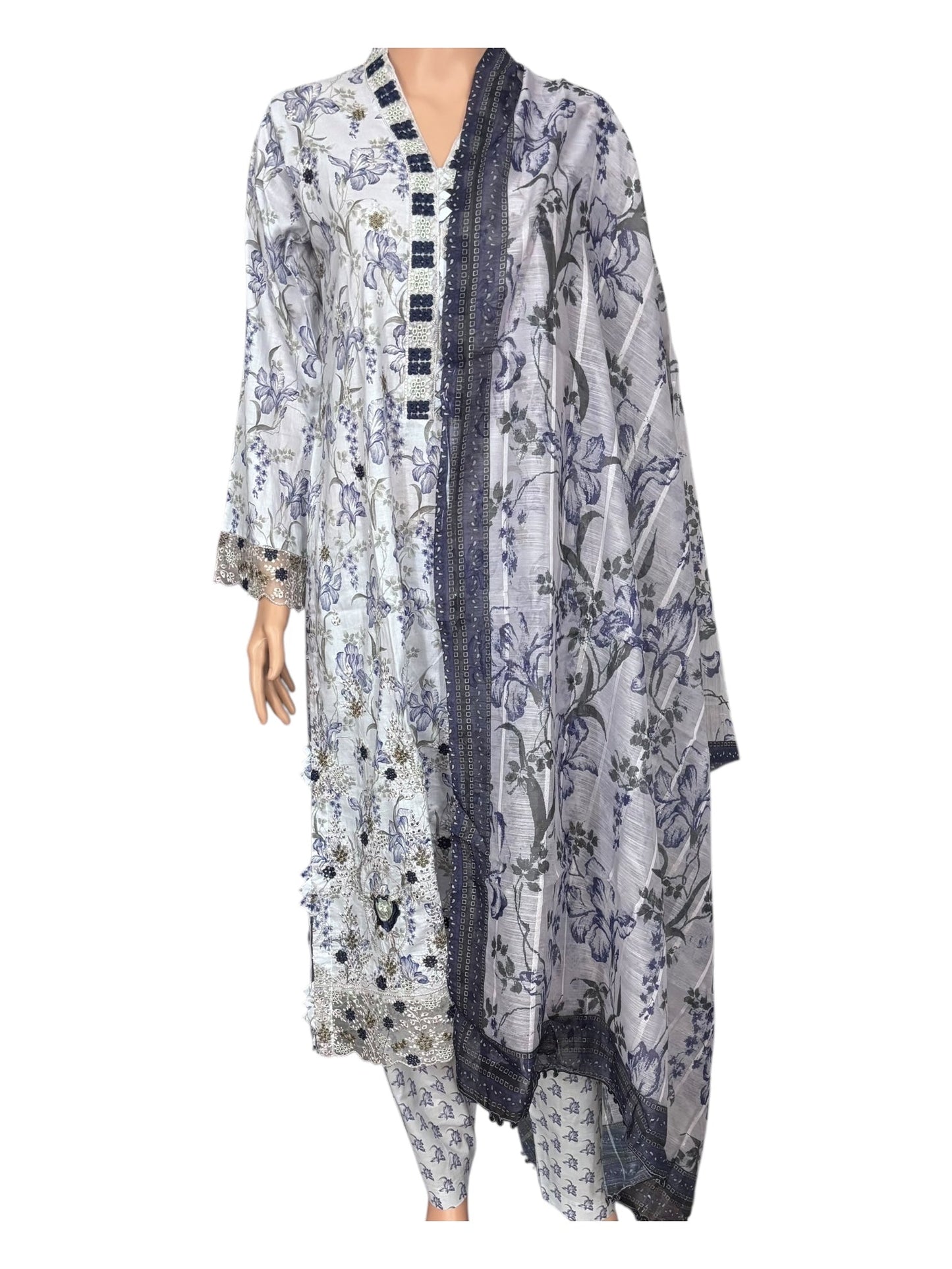 TRADITIONAL PAKISTANI SALWAR KAMEEZ – ETHNIC WEAR FOR WOMEN-273
