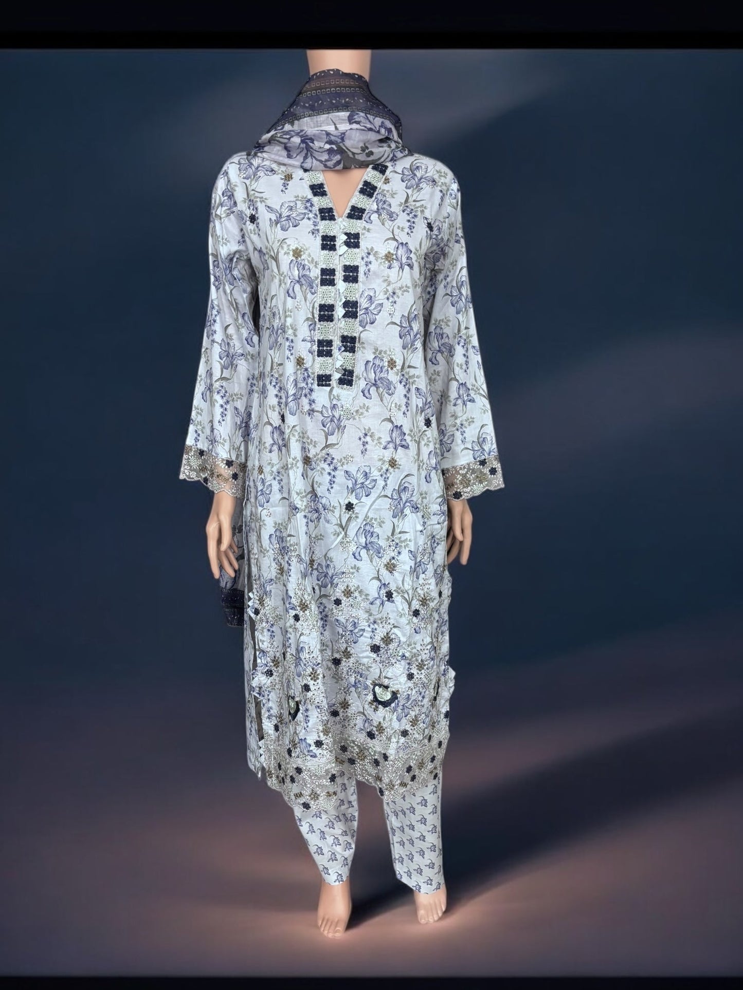 TRADITIONAL PAKISTANI SALWAR KAMEEZ – ETHNIC WEAR FOR WOMEN-273