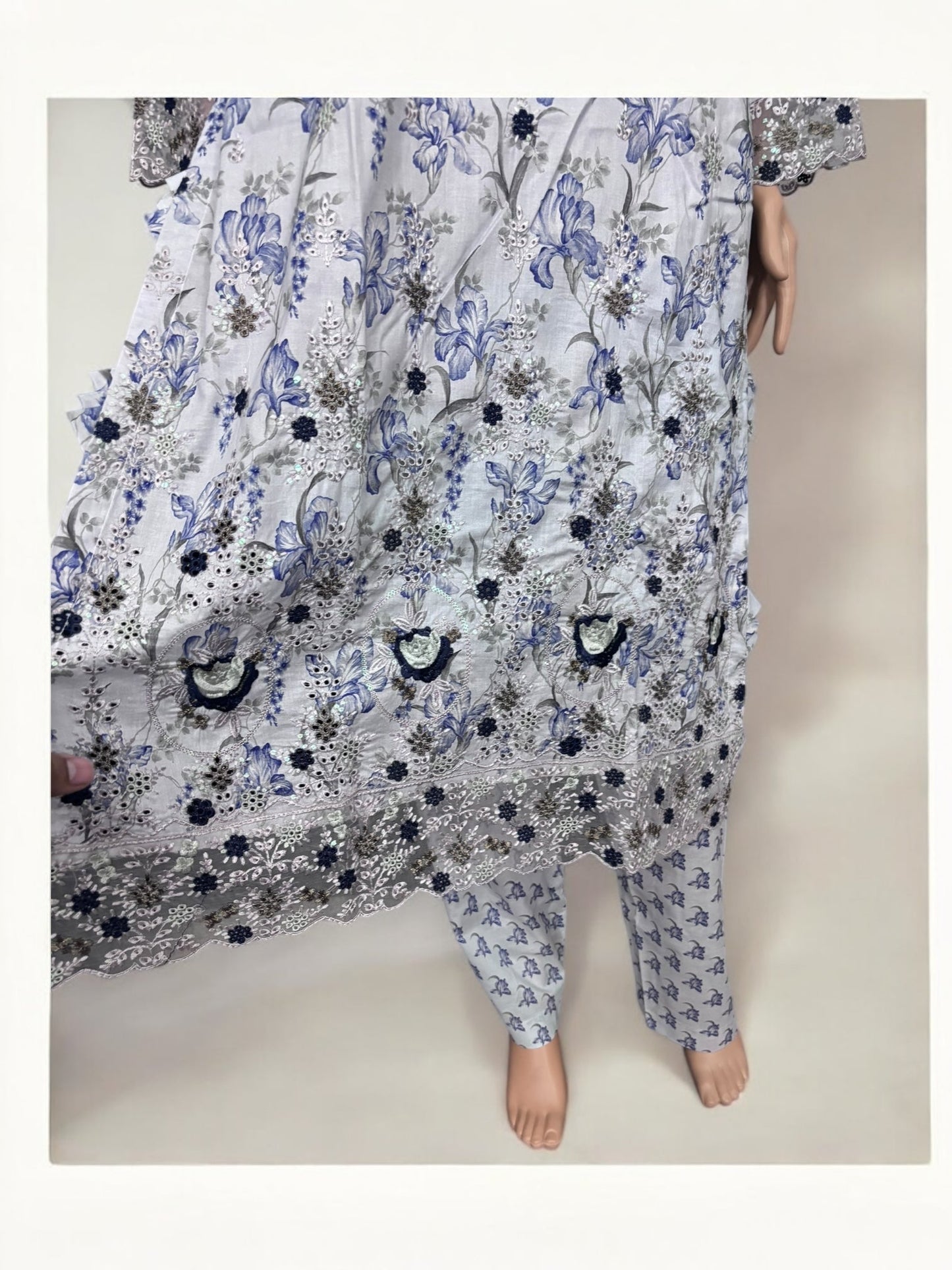 TRADITIONAL PAKISTANI SALWAR KAMEEZ – ETHNIC WEAR FOR WOMEN-273