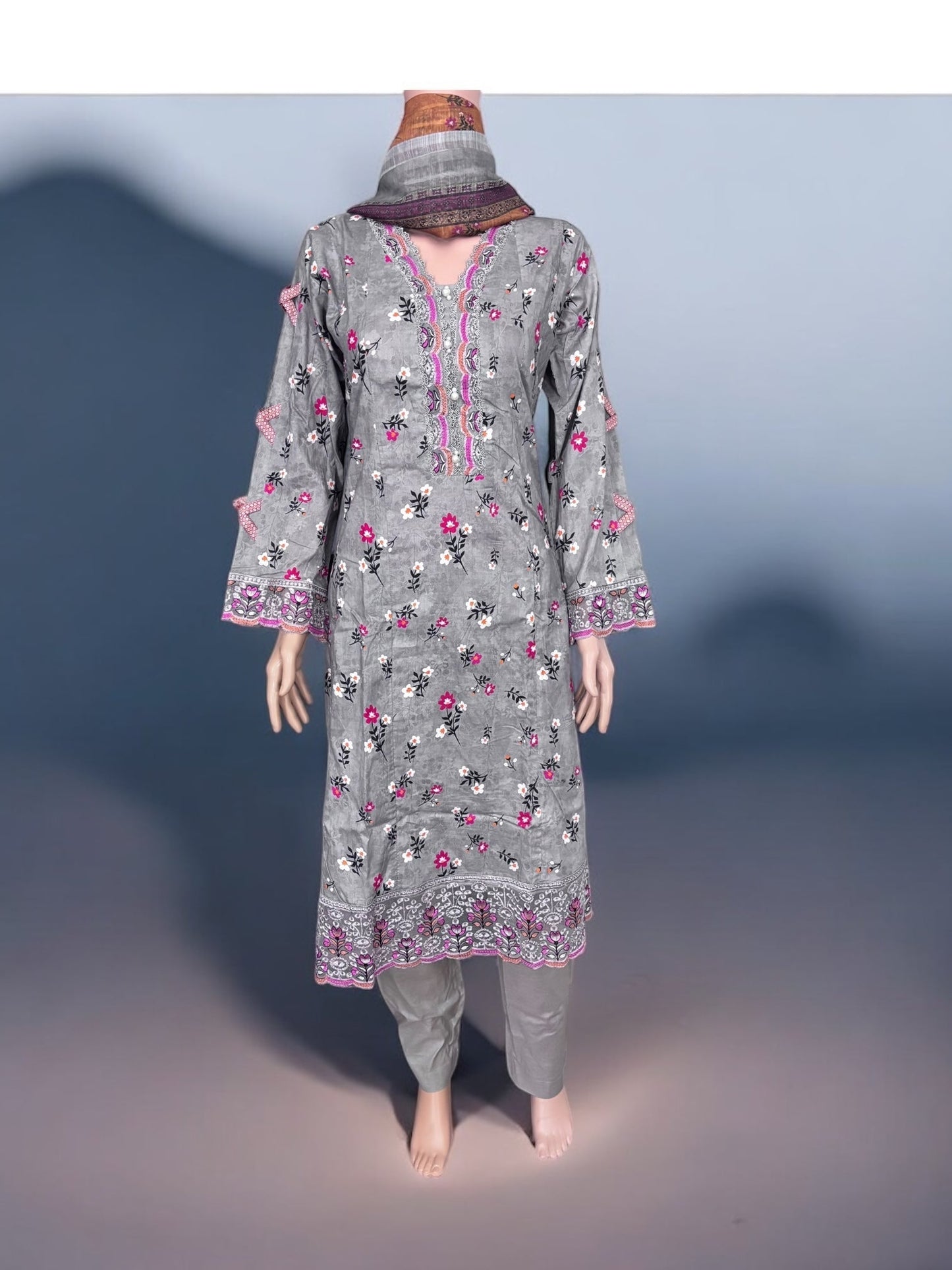 TRADITIONAL PAKISTANI SALWAR KAMEEZ – ETHNIC WEAR FOR WOMEN-274
