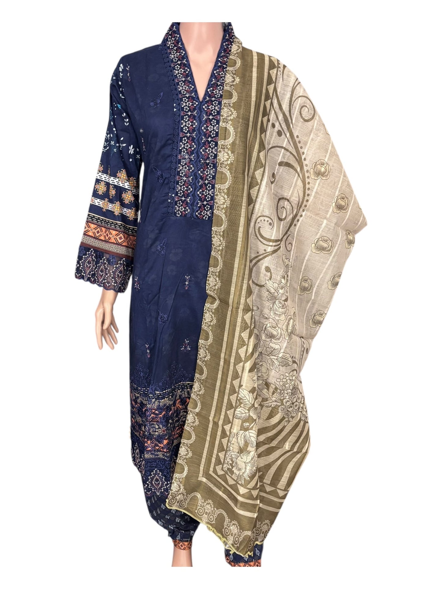 TRADITIONAL PAKISTANI SALWAR KAMEEZ – ETHNIC WEAR FOR WOMEN-275