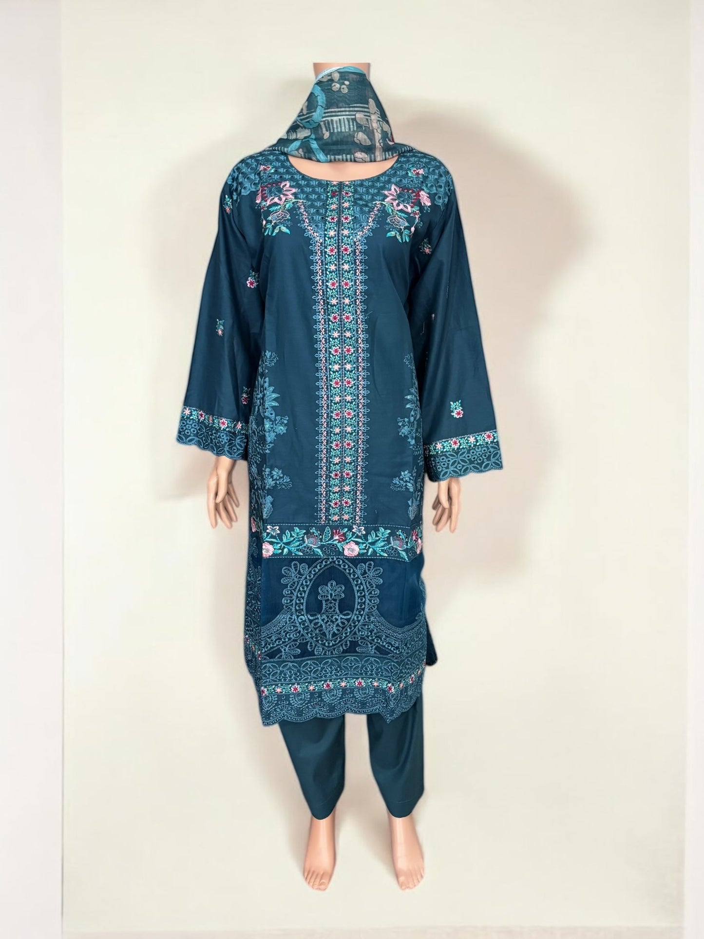 TRADITIONAL PAKISTANI SALWAR KAMEEZ – ETHNIC WEAR FOR WOMEN-278