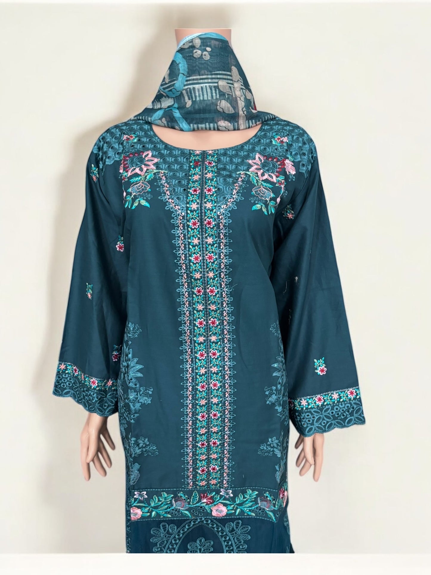 TRADITIONAL PAKISTANI SALWAR KAMEEZ – ETHNIC WEAR FOR WOMEN-278