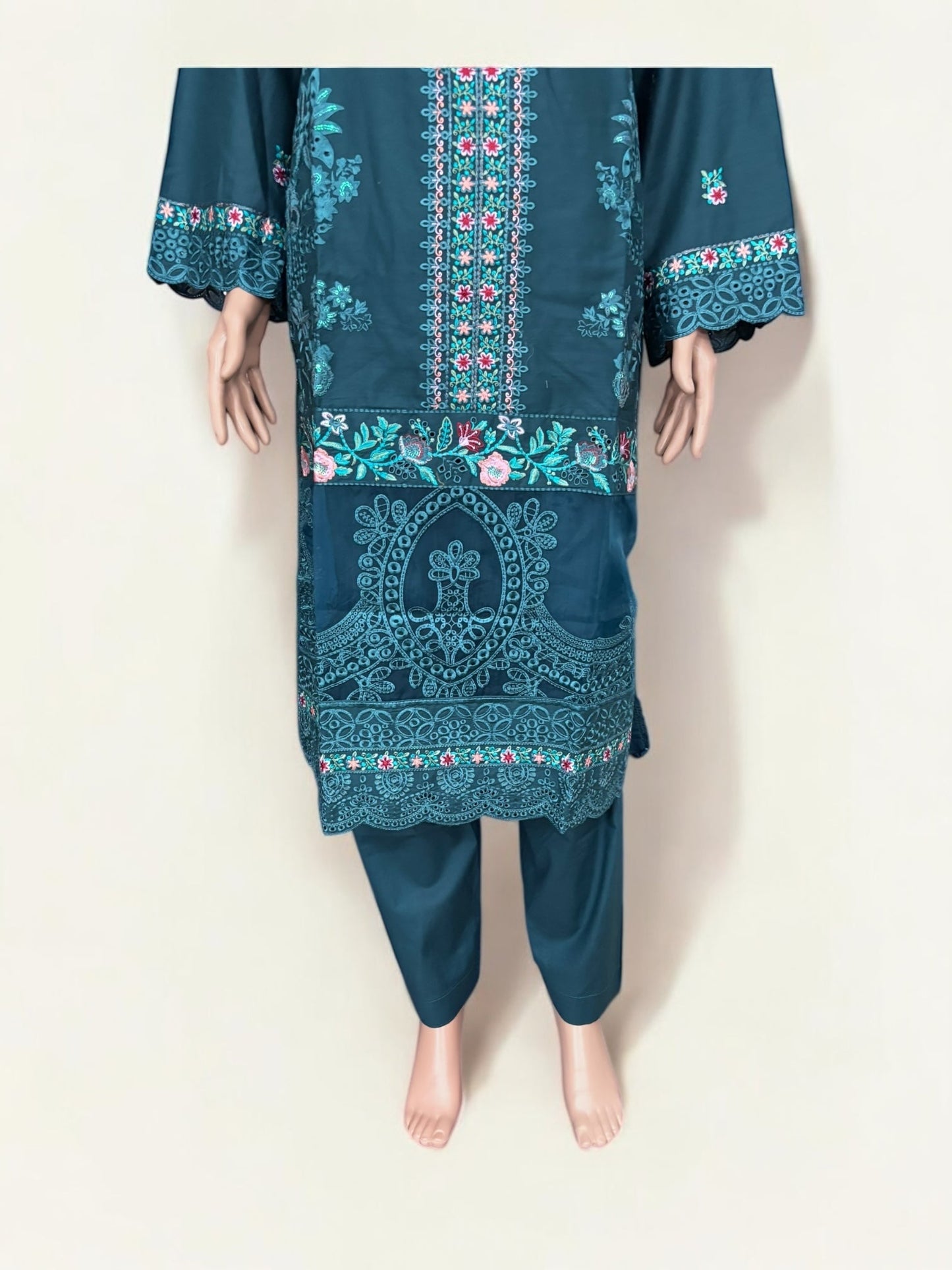 TRADITIONAL PAKISTANI SALWAR KAMEEZ – ETHNIC WEAR FOR WOMEN-278
