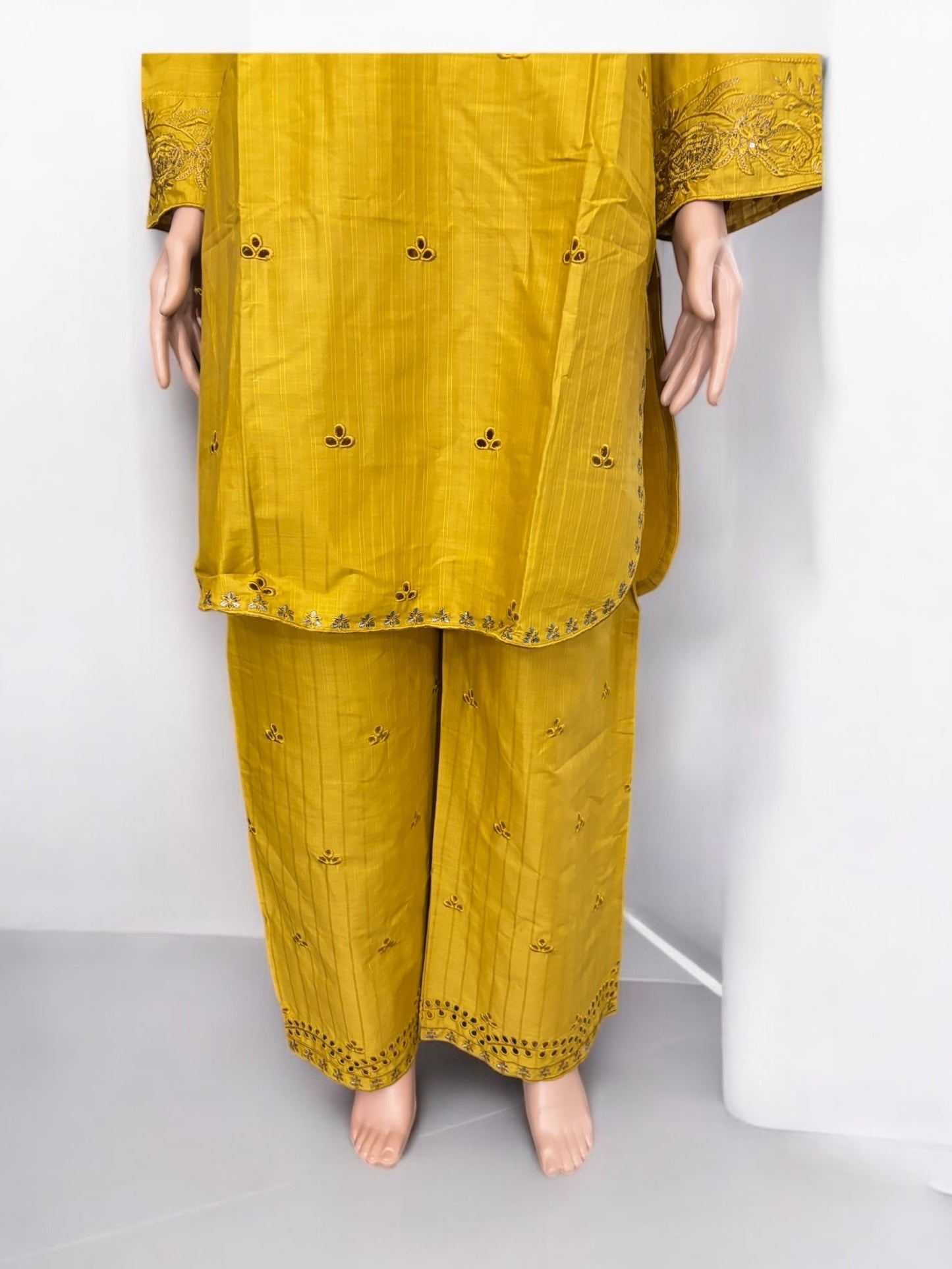 TRADITIONAL PAKISTANI SALWAR KAMEEZ – ETHNIC WEAR FOR WOMEN-279
